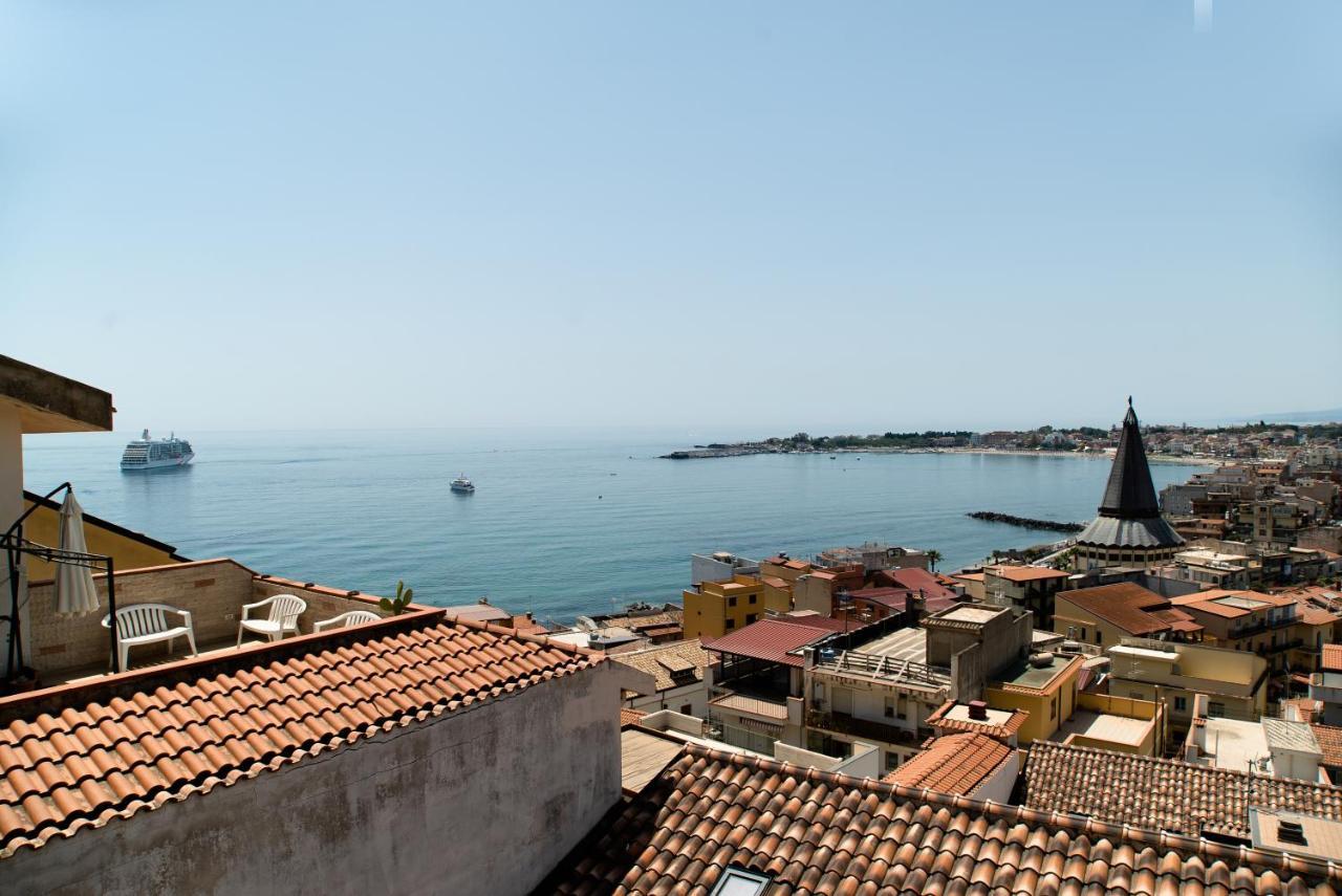 Nick & Santo'S Holiday Homes B&B Giardini Naxos Exterior foto